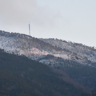 Ancora un 'colpo' dell'inverno: stanotte spolverata di neve a Monesi, Mendatica e Monte Bignone Ancora un 'colpo' dell'inverno: stanotte spolverata di neve a Monesi, Mendatica e Monte Bignone