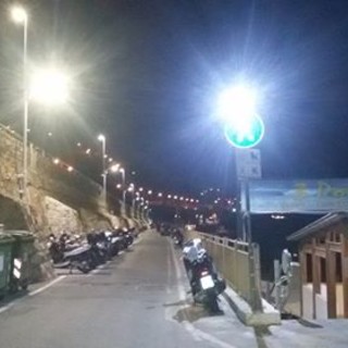 Sanremo: ai 'Tre Ponti' da ieri sera ci si 'illumina d'immenso', la soddisfazione delle spiagge per la nuova illuminazione Sanremo: ai 'Tre Ponti' da ieri sera ci si 'illumina d'immenso', la soddisfazione delle spiagge per la nuova illuminazione