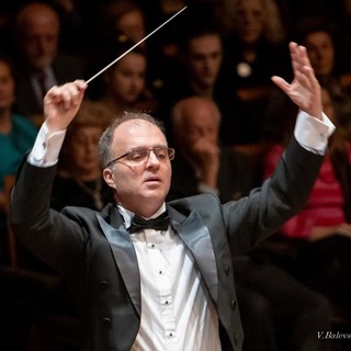Saxofono protagonista per una prima assoluta al Teatro dell’Opera del Casinò con l’Orchestra Sinfonica di Sanremo (Foto) Saxofono protagonista per una prima assoluta al Teatro dell’Opera del Casinò con l’Orchestra Sinfonica di Sanremo (Foto)