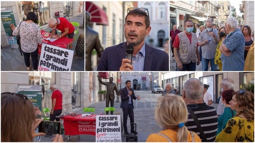 Nicola Fratoianni a Sanremo e Ventimiglia: sui flussi migratori "Non è emergenza ma bisogna alleggerire il peso sulla città" Nicola Fratoianni a Sanremo e Ventimiglia: sui flussi migratori "Non è emergenza ma bisogna alleggerire il peso sulla città"