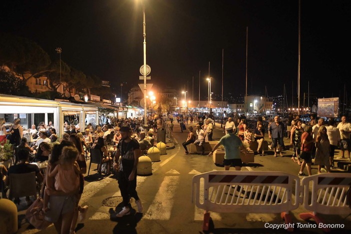 Sanremo: weekend di Ferragosto scoppiettante, ottimi incassi per i locali e Casinò al +30% rispetto al 2020 Sanremo: weekend di Ferragosto scoppiettante, ottimi incassi per i locali e Casinò al +30% rispetto al 2020