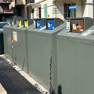 Sanremo: protesta in via Pietro Agosti e via Galileo Galilei: le nuove ecoisole riducono i parcheggi e cresce il malcontento
