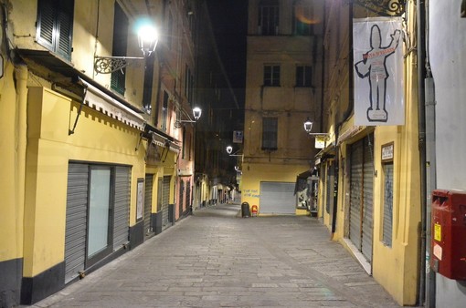Sanremo: in tutto il centro arriva la fibra, ma non in via Palazzo. Il perché in un braccio di ferro tra storia e progresso Sanremo: in tutto il centro arriva la fibra, ma non in via Palazzo. Il perché in un braccio di ferro tra storia e progresso