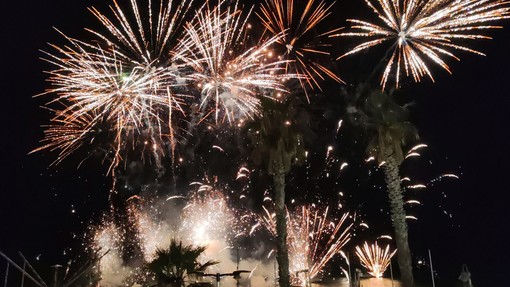 Torna la 'Notte Blu' con lo spettacolo piromusicale: cambia la viabilità sul lungomare a Vallecrosia Torna la 'Notte Blu' con lo spettacolo piromusicale: cambia la viabilità sul lungomare a Vallecrosia