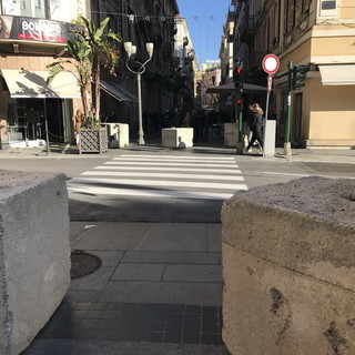 Sanremo: new jersey per prevenzione attentati terroristici, lettrice "Polemica commercianti inappropriata" Sanremo: new jersey per prevenzione attentati terroristici, lettrice "Polemica commercianti inappropriata"