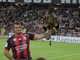 Mèfi, l'aquila che accoglie i calciatori all'ingresso in campo