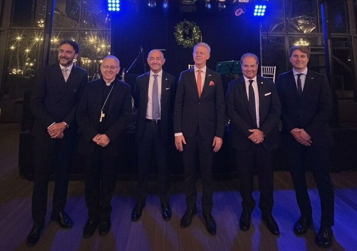 L'assessore al turismo Luca Lombardi ha portato i saluti della Regione ai 'Nobel Days'