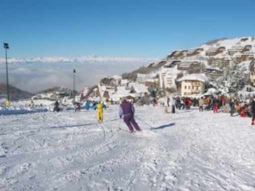 L'orario completo del servizio navetta per le vacanze natalizie tra Frabosa Sottana, Artesina e Prato Nevoso organizzato da Mondolè