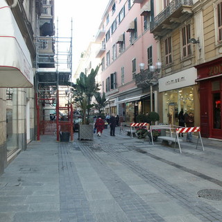 Finto 'corriere' riesce ad impossessarsi di merce per 100mila euro in via Matteotti a Sanremo Finto 'corriere' riesce ad impossessarsi di merce per 100mila euro in via Matteotti a Sanremo