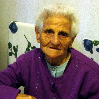Sanremo: ecco i 'primi' cento anni di Nonna Rosa, festeggiata da figli e nipoti Sanremo: ecco i 'primi' cento anni di Nonna Rosa, festeggiata da figli e nipoti