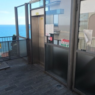 Imperia: nuovo annuncio dell'amministrazione sugli ascensori "Entro fine marzo tutti e tre funzionanti"