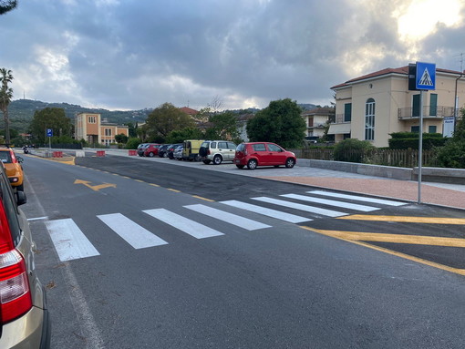 Diano Marina: completata la prima parte dei parcheggi sull'ex sedime ferroviario fino all'ex stazione (Foto)