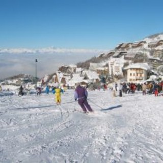 L'orario completo del servizio navetta per le vacanze natalizie tra Frabosa Sottana, Artesina e Prato Nevoso organizzato da Mondolè