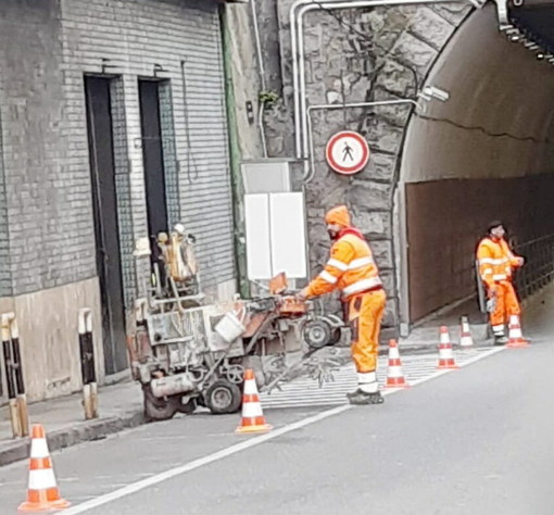 Nuove aree di sosta per moto e scooter nel centro città: stalli vicino alla galleria Francia e in via Marsaglia
