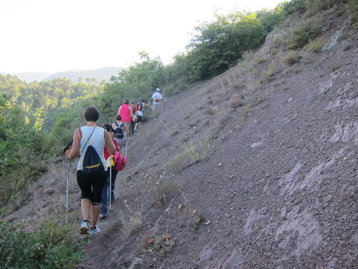 Montegrosso Pian Latte: domenica ‘Nordic Walking foliage Tour’, alla ricerca dei colori d’autunno