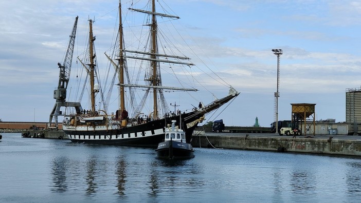 Grande interesse da tutta la provincia per la nave scuola 'Palinuro' da domani visitabile in banchina Aicardi ad Imperia