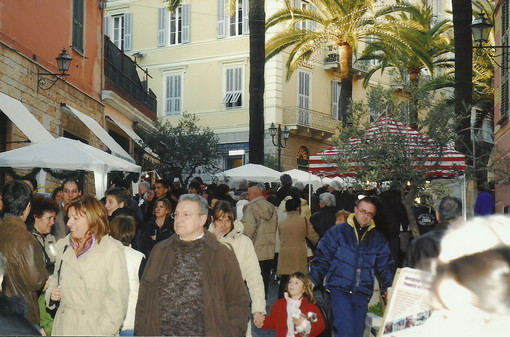Imperia: da venerdì a domenica prossimi appuntamento in via XX Settembre con 'Natale di Coccole' Imperia: da venerdì a domenica prossimi appuntamento in via XX Settembre con 'Natale di Coccole'