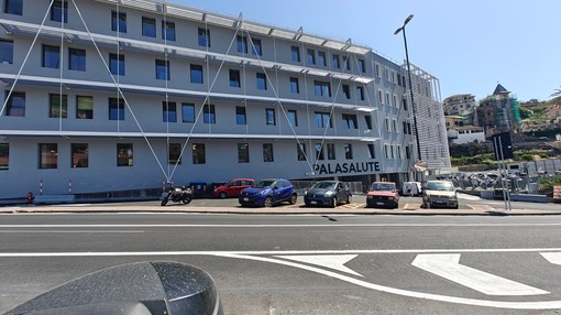 "Hai la diarrea? Vai alla Casa della Comunità": lo slogan della campagna regionale che fa discutere e informa (video)