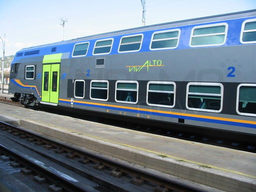 Treni, nessun aumento delle tariffe per le tratte regionali. L'assessore Berrino: "Rinviato quanto previsto dal primo gennaio"