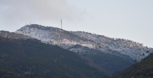 Ancora un 'colpo' dell'inverno: stanotte spolverata di neve a Monesi, Mendatica e Monte Bignone Ancora un 'colpo' dell'inverno: stanotte spolverata di neve a Monesi, Mendatica e Monte Bignone