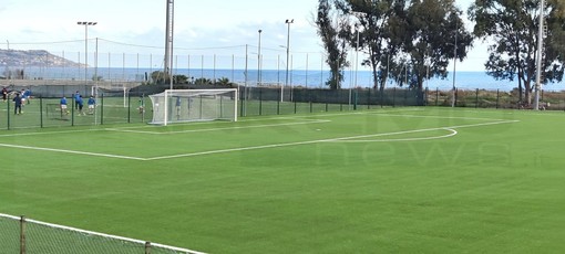 Il nuovo campo da calcio in sintetico di Pian di Poma Il nuovo campo da calcio in sintetico di Pian di Poma