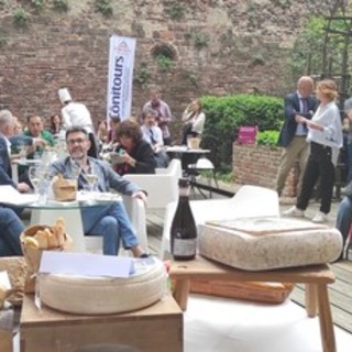 Nella Torino di Eurovision si gustano vini, formaggi e prodotti del Cuneese (Video) Nella Torino di Eurovision si gustano vini, formaggi e prodotti del Cuneese (Video)