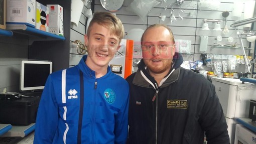 Nella foto Luca Pagliasso, capitano della formazione della NLP Sanremo F.lli Cutellè targata under 16 maschile, insieme a Cutellè