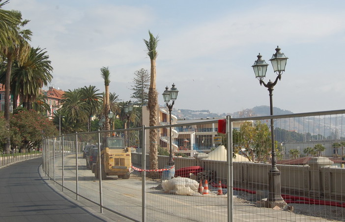 Sanremo: nostra lettrice "Perchè da mesi c'è una recinzione ai giardinetti?" Sanremo: nostra lettrice "Perchè da mesi c'è una recinzione ai giardinetti?"