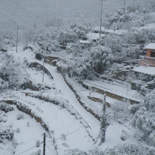 Maltempo: nevica sul basso Piemonte, e sulle strade che portano al Nord. Buone notizie per gli sciatori Maltempo: nevica sul basso Piemonte, e sulle strade che portano al Nord. Buone notizie per gli sciatori
