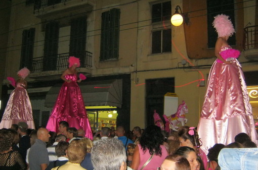 Bordighera: successo per 'la Notte è Rosa', i ringraziamenti di Confcommercio Bordighera: successo per 'la Notte è Rosa', i ringraziamenti di Confcommercio