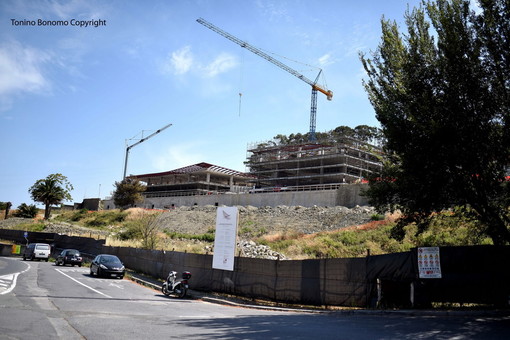 Sanremo: il cantiere di Valle Armea è ancora fermo ma 'The Mall' sarà sponsor di una gara di golf agli 'Ulivi' Sanremo: il cantiere di Valle Armea è ancora fermo ma 'The Mall' sarà sponsor di una gara di golf agli 'Ulivi'
