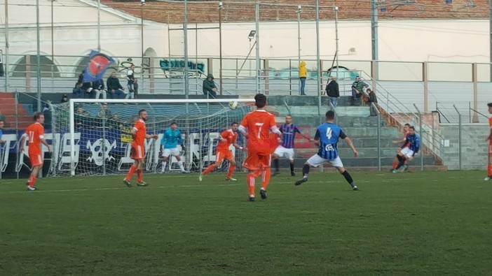 Calcio. Ospedaletti, buon test amichevole contro l’Andora, a segno Latella e Aretuso Calcio. Ospedaletti, buon test amichevole contro l’Andora, a segno Latella e Aretuso