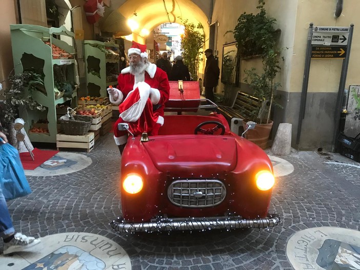 Imperia: domani un magico Natale a Oneglia con On-Centro e il circo di Babbo Natale Imperia: domani un magico Natale a Oneglia con On-Centro e il circo di Babbo Natale