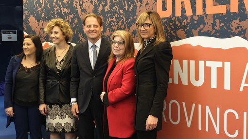 Sanremo: con 300 studenti via a 'Orientamenti', Scajola: "grande risposta, vogliamo supportare i nostri giovani" (Foto e Video) Sanremo: con 300 studenti via a 'Orientamenti', Scajola: "grande risposta, vogliamo supportare i nostri giovani" (Foto e Video)