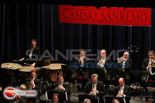 La 2a e 4a E della Primaria di Roverino allo spettacolo "Pulcinella alla scoperta dell'orchestra Sinfonica" a Sanremo