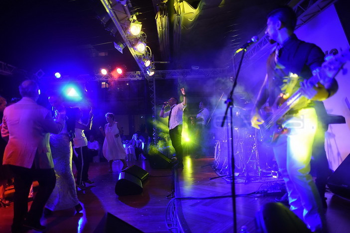 Sanremo: gli OxxxA &amp; Walter Maffei al Roof Garden del Casinò. Le foto di Tonino Bonomo