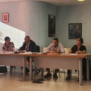 Vallecrosia: respinto l'ordine del giorno sulla sbarra di accesso al mare, l'opposizione punta il dito contro la maggioranza