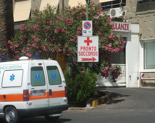 Futuro dei dipendenti dell'Asl 1 Imperiese: garantito il contratto nazionale di lavoro per tutti Futuro dei dipendenti dell'Asl 1 Imperiese: garantito il contratto nazionale di lavoro per tutti