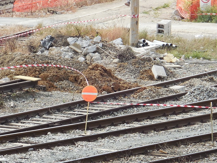 Ventimiglia: rimosso dagli artificieri l’ordigno bellico della seconda guerra mondiale trovato nei pressi della stazione Ventimiglia: rimosso dagli artificieri l’ordigno bellico della seconda guerra mondiale trovato nei pressi della stazione