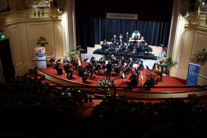 Concerto delle feste della Sinfonica di Sanremo al teatro dell'Opera del Casinò