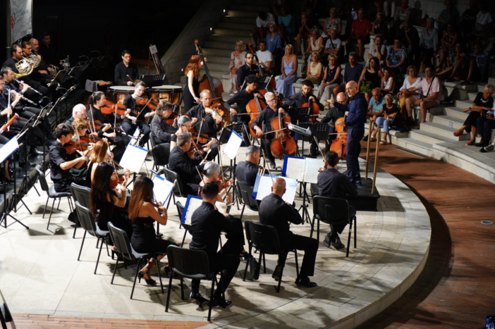 Sanremo: Sinfonica, concerto ‘Virtuosismo violinistico’ e ‘Il quadro specchiante’ della suite ispirata a Michelangelo Pistoletto