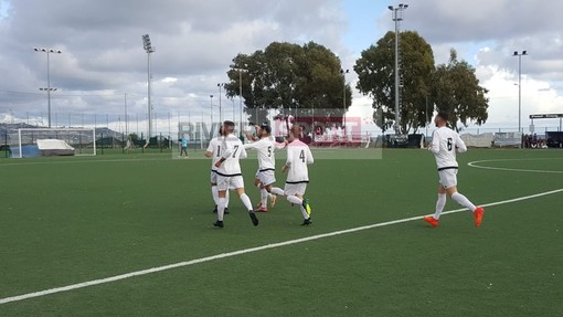 Calcio, Promozione. Ospedaletti-Celle Ligure 4-1: riviviamo la prima sfida nel nuovo campo 'Ozenda' (VIDEO) Calcio, Promozione. Ospedaletti-Celle Ligure 4-1: riviviamo la prima sfida nel nuovo campo 'Ozenda' (VIDEO)