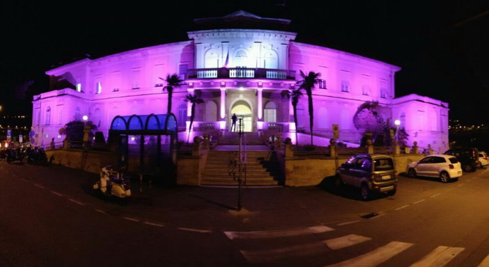 Da questa sera alle 20 l’Ospedale Borea di Sanremo si tinge di rosa: al via il mese della prevenzione del tumore al seno