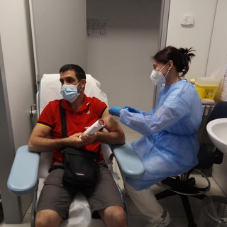 Vaccinazione di forze dell'ordine e personale scolastico (terza dose): ecco date e orari per le prossime domeniche