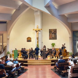 "Il fuoco del Settecento" dell'Orchestra Sinfonica di Sanremo incanta Vallecrosia al Mare (Foto) "Il fuoco del Settecento" dell'Orchestra Sinfonica di Sanremo incanta Vallecrosia al Mare (Foto)