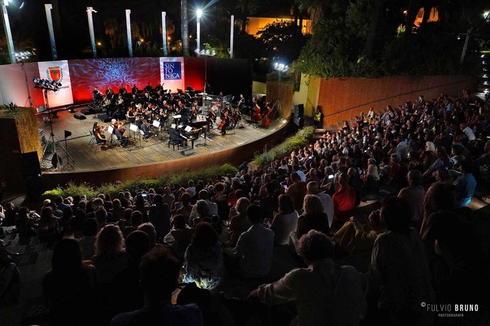 Un concerto dell'Orchestra Sinfonica all'auditorium 'Alfano' Un concerto dell'Orchestra Sinfonica all'auditorium 'Alfano'