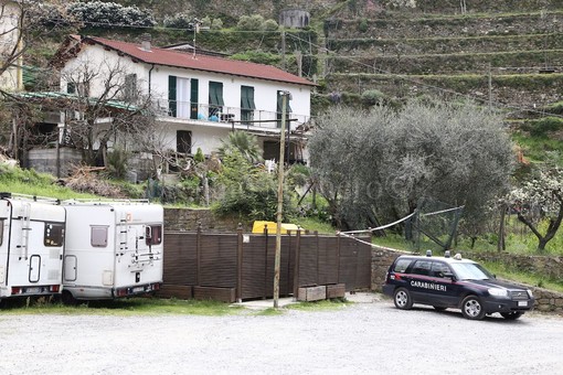 Montalto: ritrovato un ordigno bellico abbandonato dai bidoni della spazzatura, intervengono i Carabinieri Montalto: ritrovato un ordigno bellico abbandonato dai bidoni della spazzatura, intervengono i Carabinieri