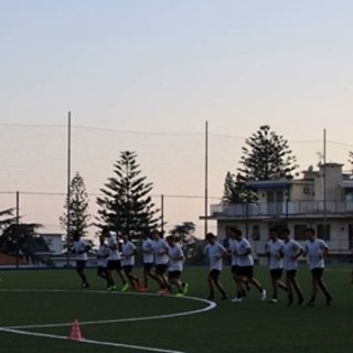 Calcio, Eccellenza. Ospedaletti-Cairese 1-2: amara la prima orange, gioiscono i gialloblu