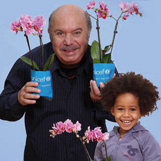 Orchidea Unicef per i bambini, l'Amministrazione Ioculano aderisce all'iniziativa con l’aiuto dei ragazzi del centro giovanile