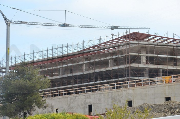 Polverone sull'outlet di Valle Armea: l'imprenditore Dagostino in un'intervista "Il progetto sarà rivisto e ridimensionato"